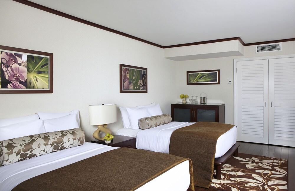 Lotus Honolulu At Diamond Head Hotel Exterior photo