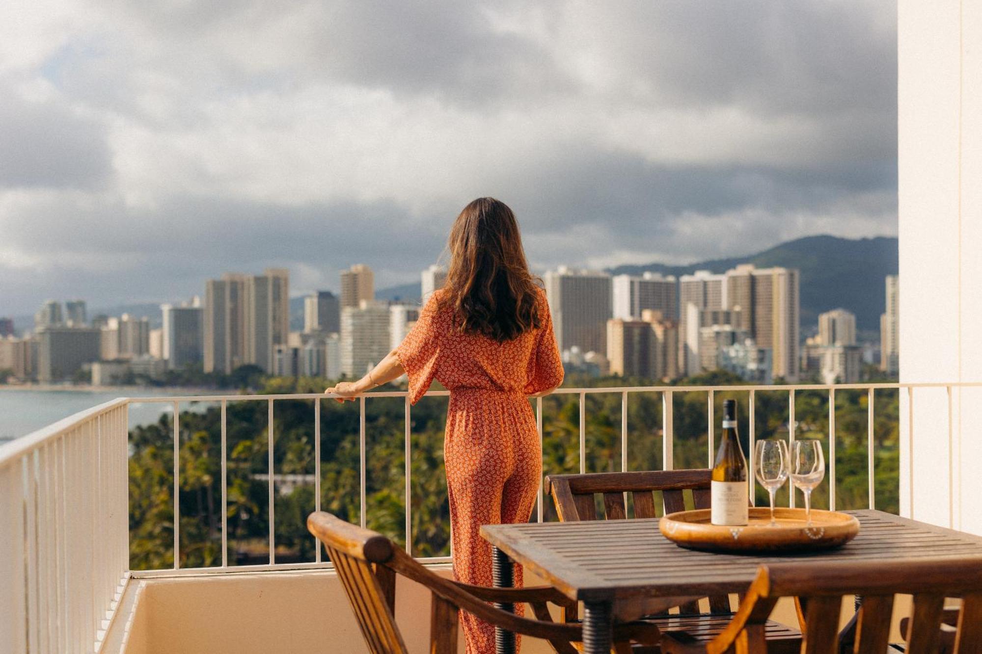Lotus Honolulu At Diamond Head Hotel Exterior photo