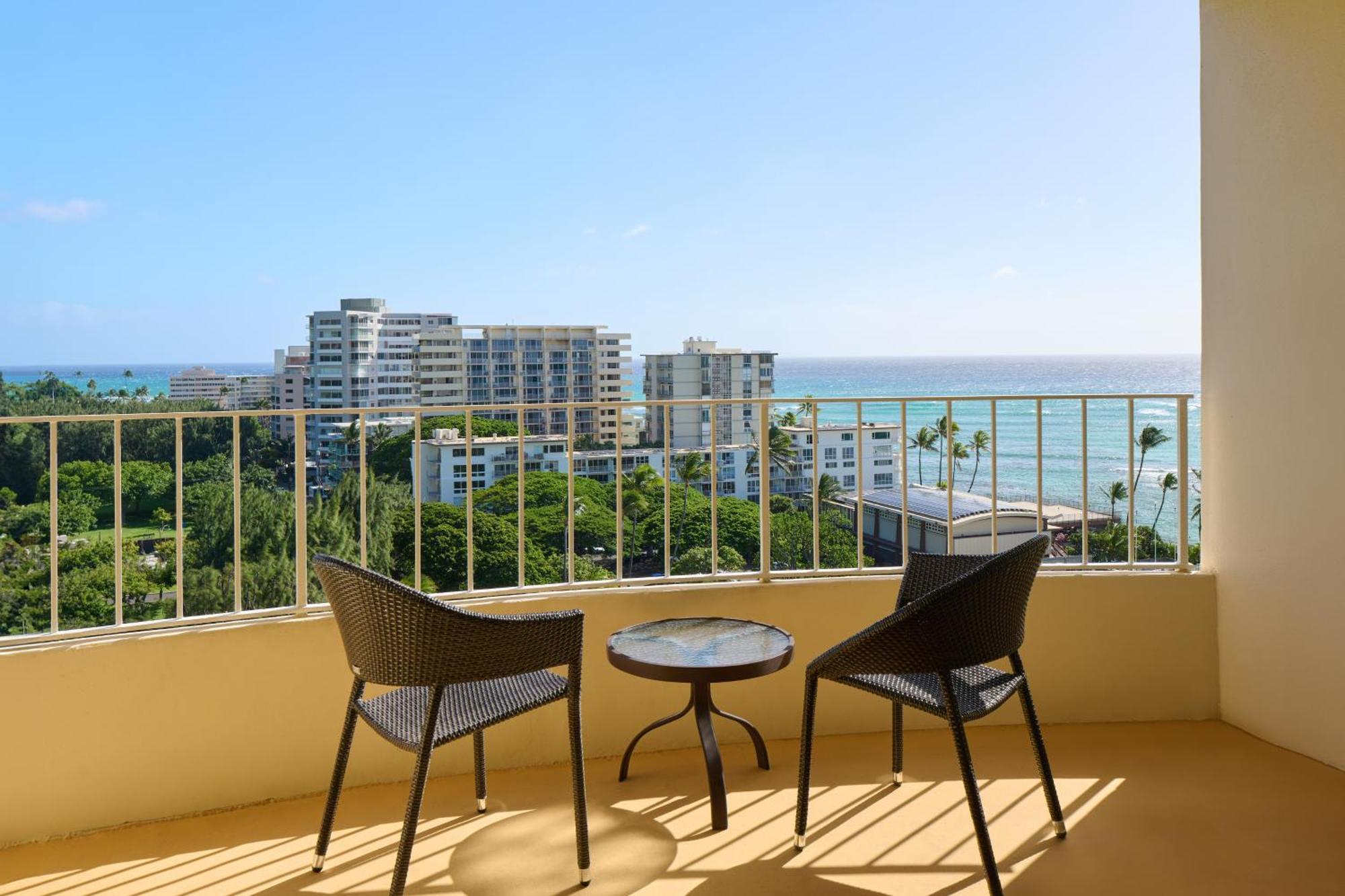 Lotus Honolulu At Diamond Head Hotel Exterior photo