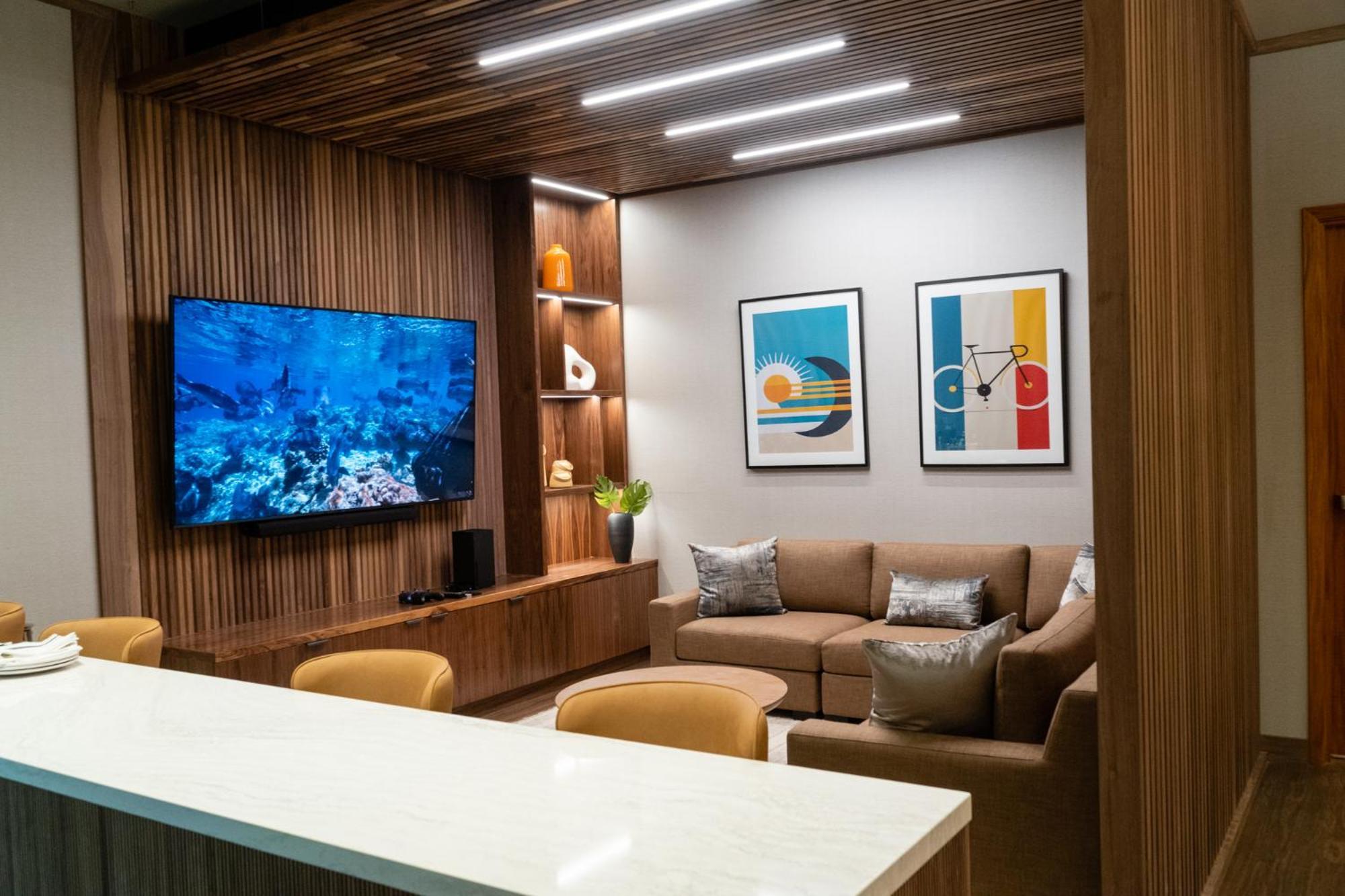 Lotus Honolulu At Diamond Head Hotel Exterior photo
